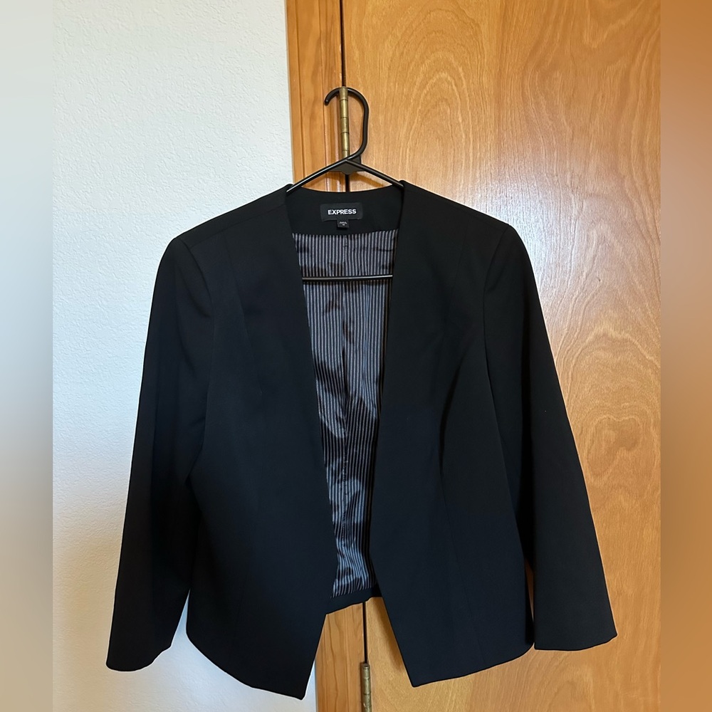 Express Women’s Cropped Blazer Size 10